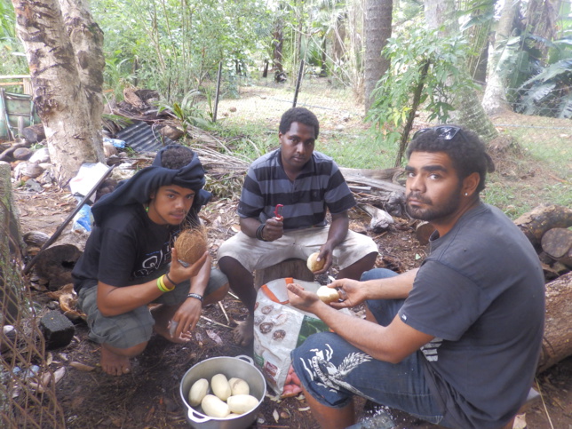 La jeunesse également à la cuisine La jeunesse également à la cuisine