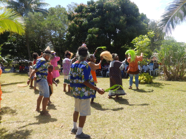Danse des jeunes : aurevoir et rendez-vous l'année prochaine dans le consistoire de Nelemwa. Danse des jeunes : aurevoir et rendez-vous l'année prochaine dans le consistoire de Nelemwa.