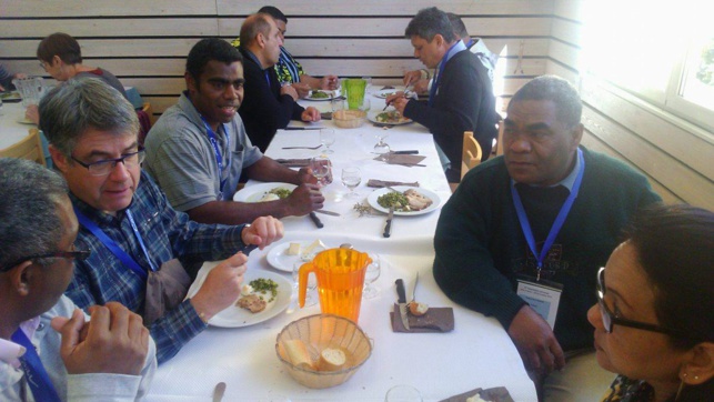 Pause déjeuner/sieste pour la reprise des séances dans l'aprés-midi Pause déjeuner/sieste pour la reprise des séances dans l'aprés-midi