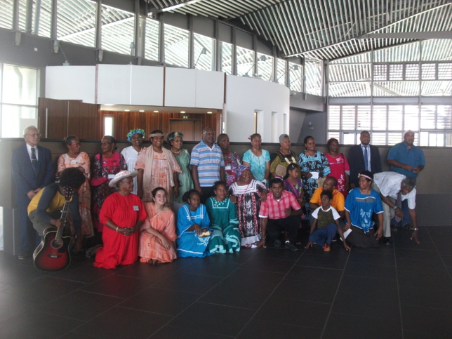 Le groupe de l'aumônerie des hôpitaux avec le pasteur aumônier HAMU Belë