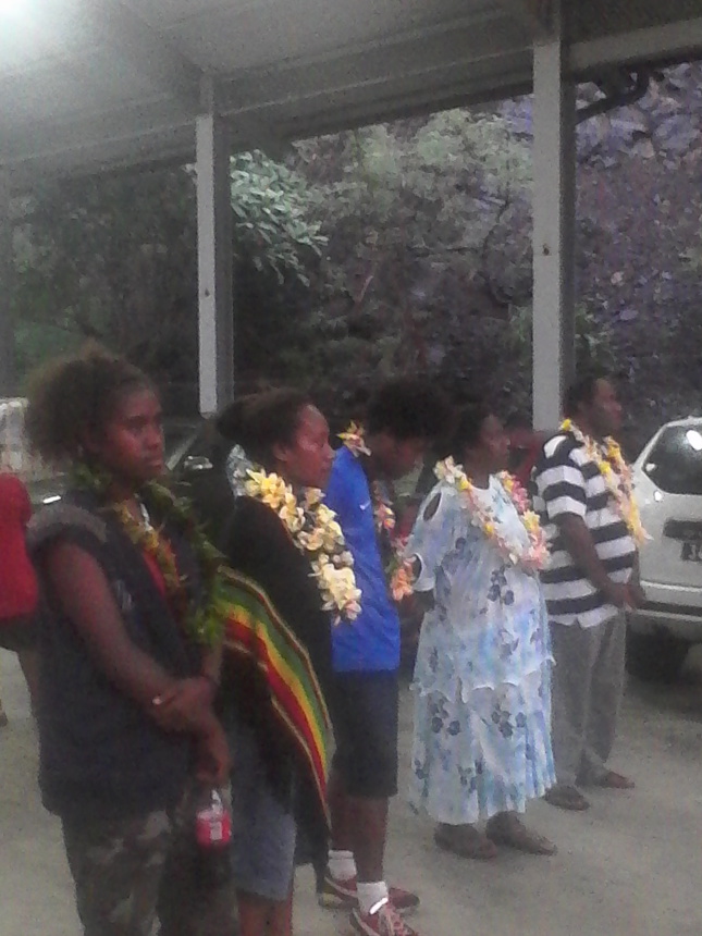 La famille IPOUNESÖ lors de l'accueil à la Vallée du Tir La famille IPOUNESÖ lors de l'accueil à la Vallée du Tir