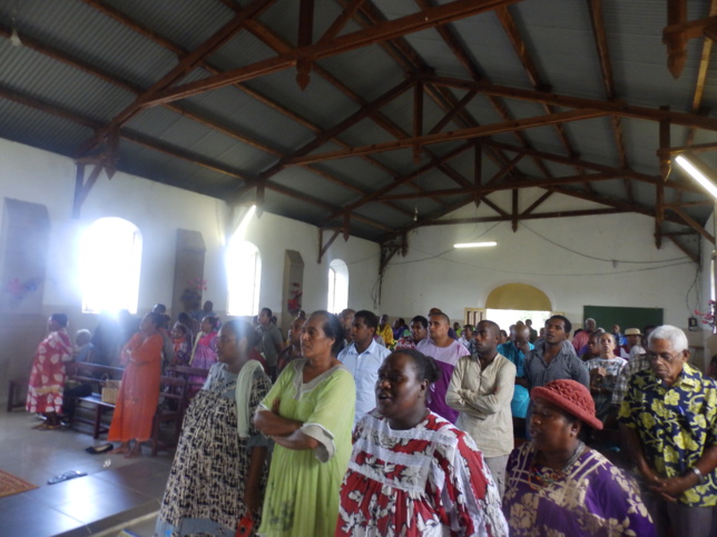 Temps d'écoute, de prière et de louange. Un temps pour rendre grâce au Seigneur Temps d'écoute, de prière et de louange. Un temps pour rendre grâce au Seigneur