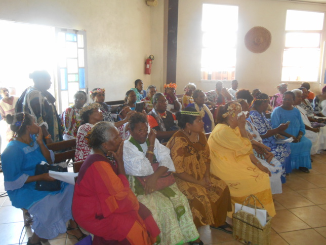 Les mamans du consistoire de Nouméa dans le temple de Montravel.