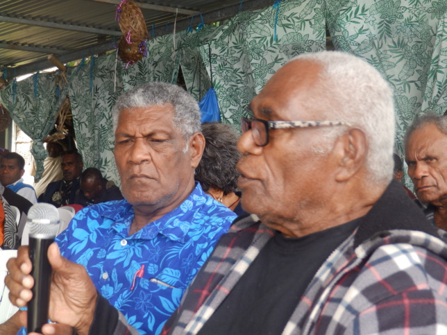 L'ancien secrétaire général de l'eencil et le Président de l'EPKNC. L'ancien secrétaire général de l'eencil et le Président de l'EPKNC.