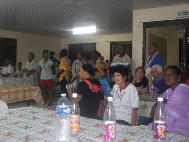 Coutume d'aurevoir de la famille IPOUNESÖ présenté par Pasteur Uhnahno Coutume d'aurevoir de la famille IPOUNESÖ présenté par Pasteur Uhnahno