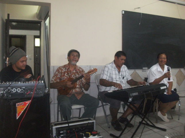 Animation et louange pendant le repas Animation et louange pendant le repas
