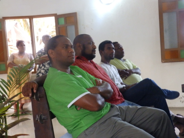 Les pasteurs proposants : BAE Naliwa, WEA Kuanene, HNACIPAN Iamele, et l'étudiant XOWIE Kevin en stage de 3ème dans le consistoire de Kôôhne/Vook. Les pasteurs proposants : BAE Naliwa, WEA Kuanene, HNACIPAN Iamele, et l'étudiant XOWIE Kevin en stage de 3ème dans le consistoire de Kôôhne/Vook.