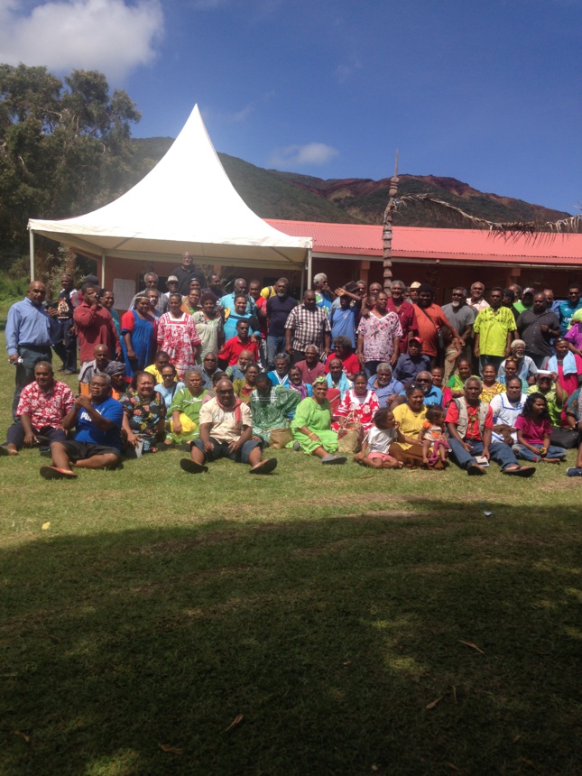 Photo de la grande famille des diacres de l'EPKNC en formation dans la paroisse de Thiic, Consistoire de PUM Extrême Nord de la région Momawe.