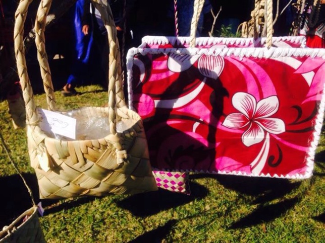 Produits des travaux manuels exposés la journée du samedi Produits des travaux manuels exposés la journée du samedi