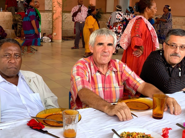 Pasteur KALOIE Edouard, Patrick ROBERT, et Olivier HOUDARD trésorier général de l'EPKNC Pasteur KALOIE Edouard, Patrick ROBERT, et Olivier HOUDARD trésorier général de l'EPKNC