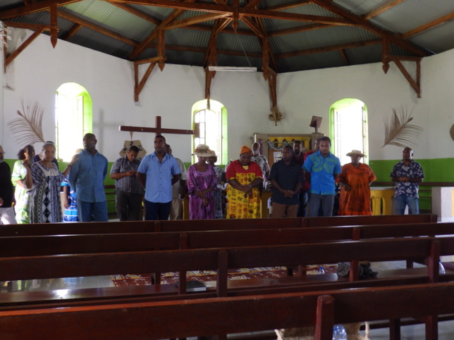 Présentation des étudiants et des professeurs lors du culte de rentrée au temple de Xépénéhé Présentation des étudiants et des professeurs lors du culte de rentrée au temple de Xépénéhé