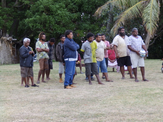 Le diacre de la paroisse BOUAOUVA Claude avec ses paroissiens Le diacre de la paroisse BOUAOUVA Claude avec ses paroissiens