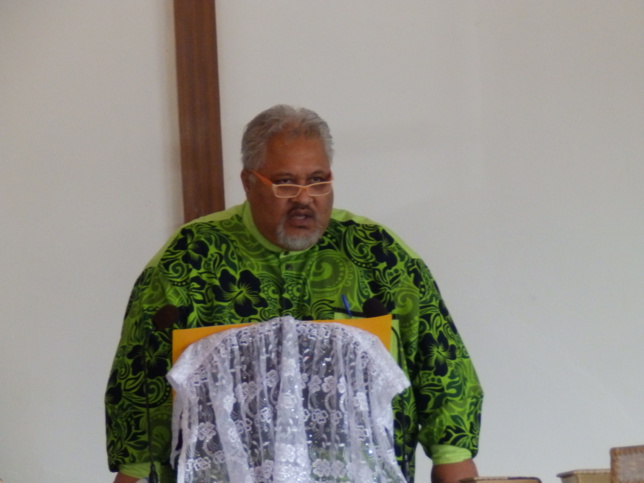 Pasteur FLORES Tiare qui a présidé le culte Pasteur FLORES Tiare qui a présidé le culte