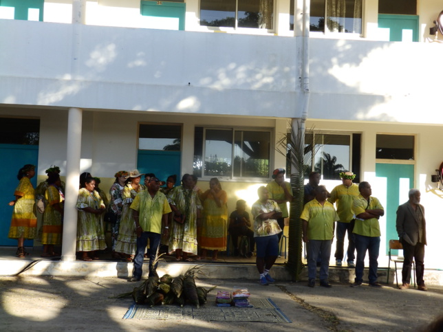 Quelques membres du personnel actuel du lycée Quelques membres du personnel actuel du lycée
