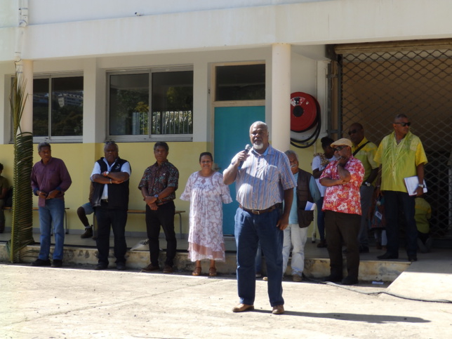 Mr KATRAWA Lagis ancien élève de DO-KAMO (1980), actuellement Directeur Général de la SLN.