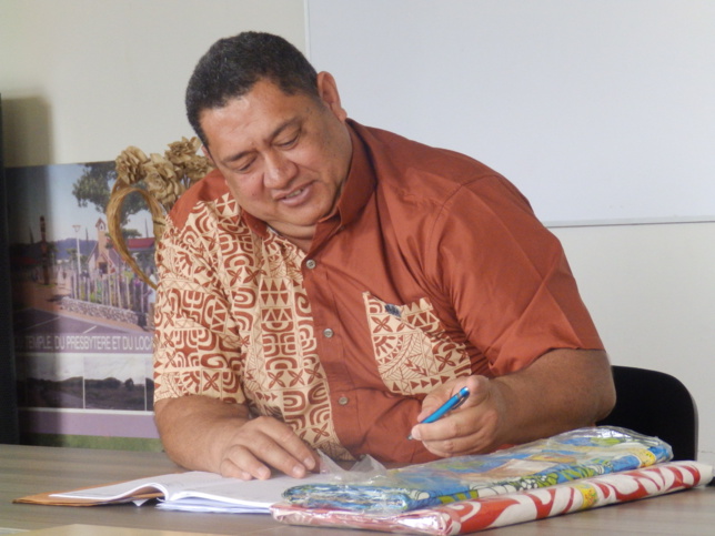 Pasteur Pifao TEHUIARII, président du 8ème Arrondissement de l'Eglise Protestante Maohi Pasteur Pifao TEHUIARII, président du 8ème Arrondissement de l'Eglise Protestante Maohi