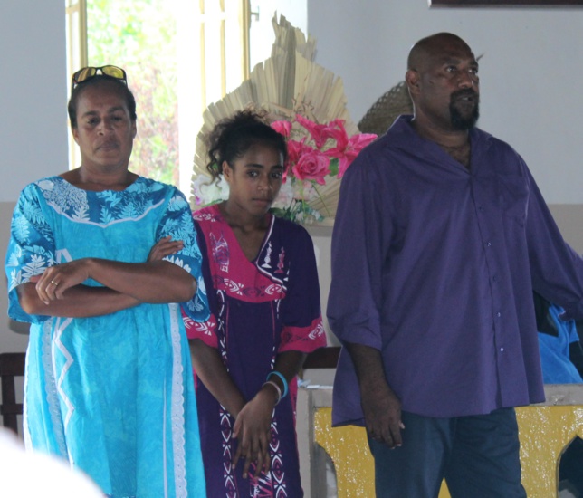 Pasteur Jemes et son épouse Nathalie et One leur fille