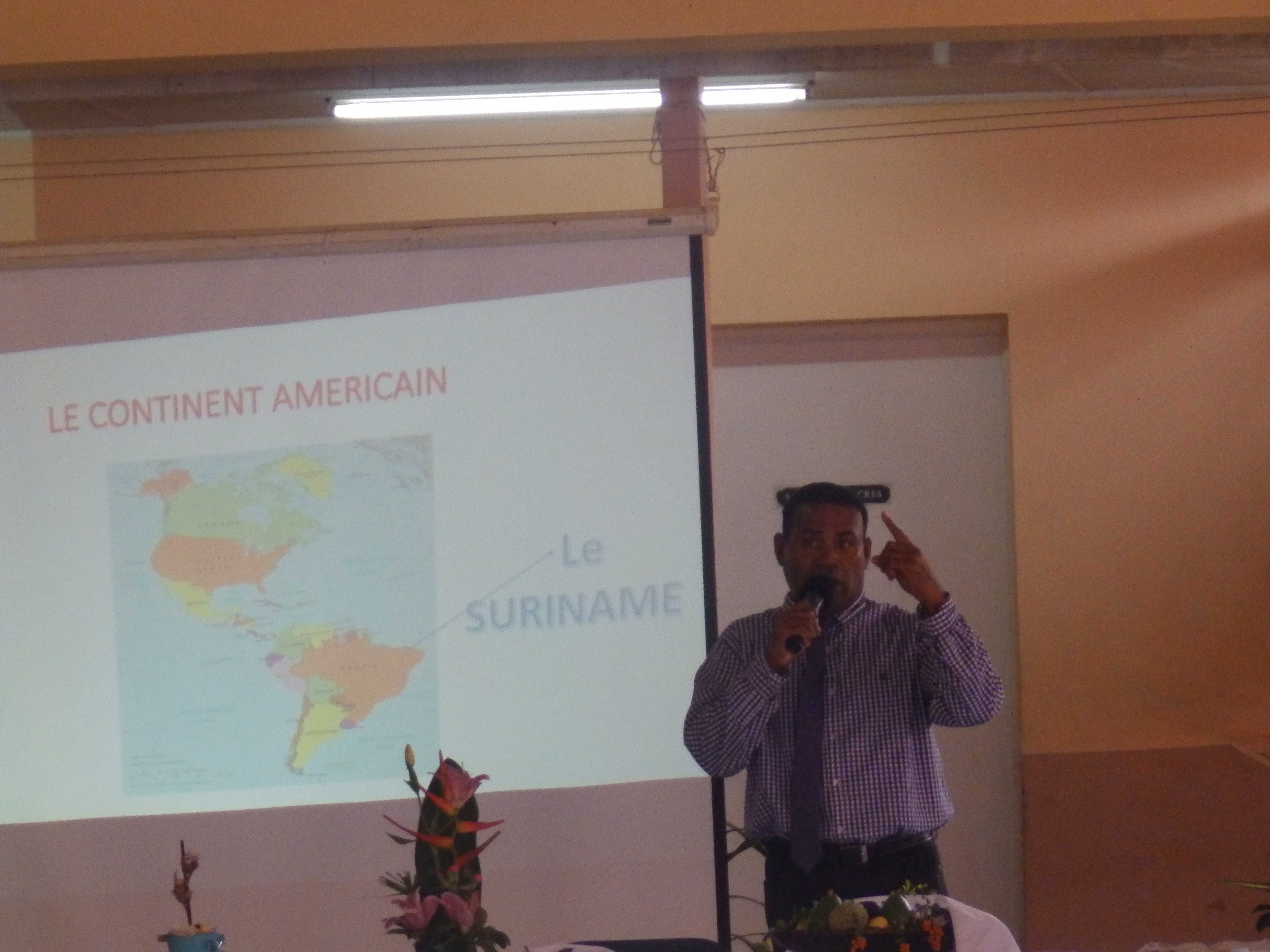 Pasteur WEJIEME Laxa a accompagné les mamans dans l'animation de la JMP Pasteur WEJIEME Laxa a accompagné les mamans dans l'animation de la JMP