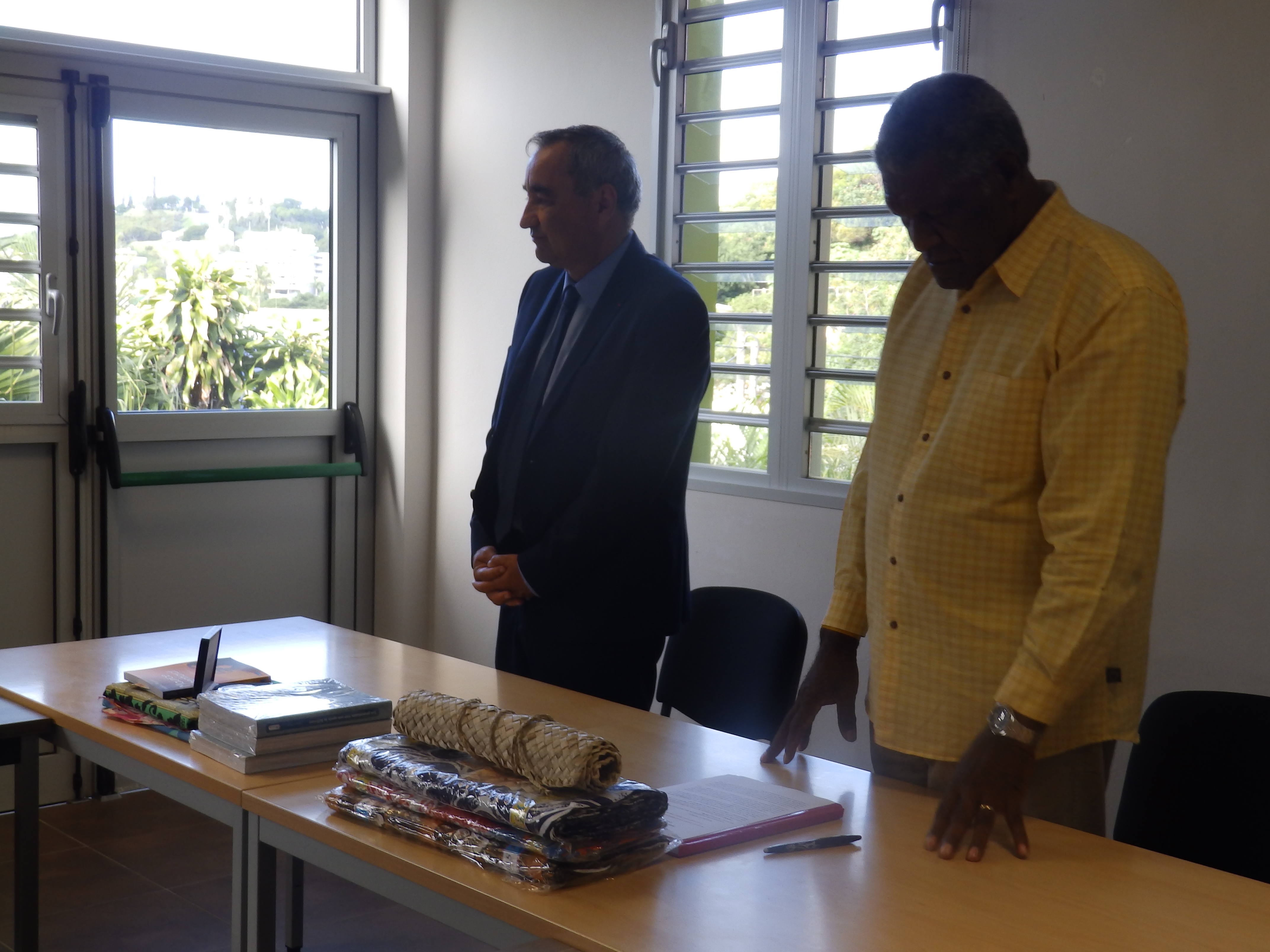 Coutume pour accueillir Pasteur CLAVAIROLY par le président de l'EPKNC