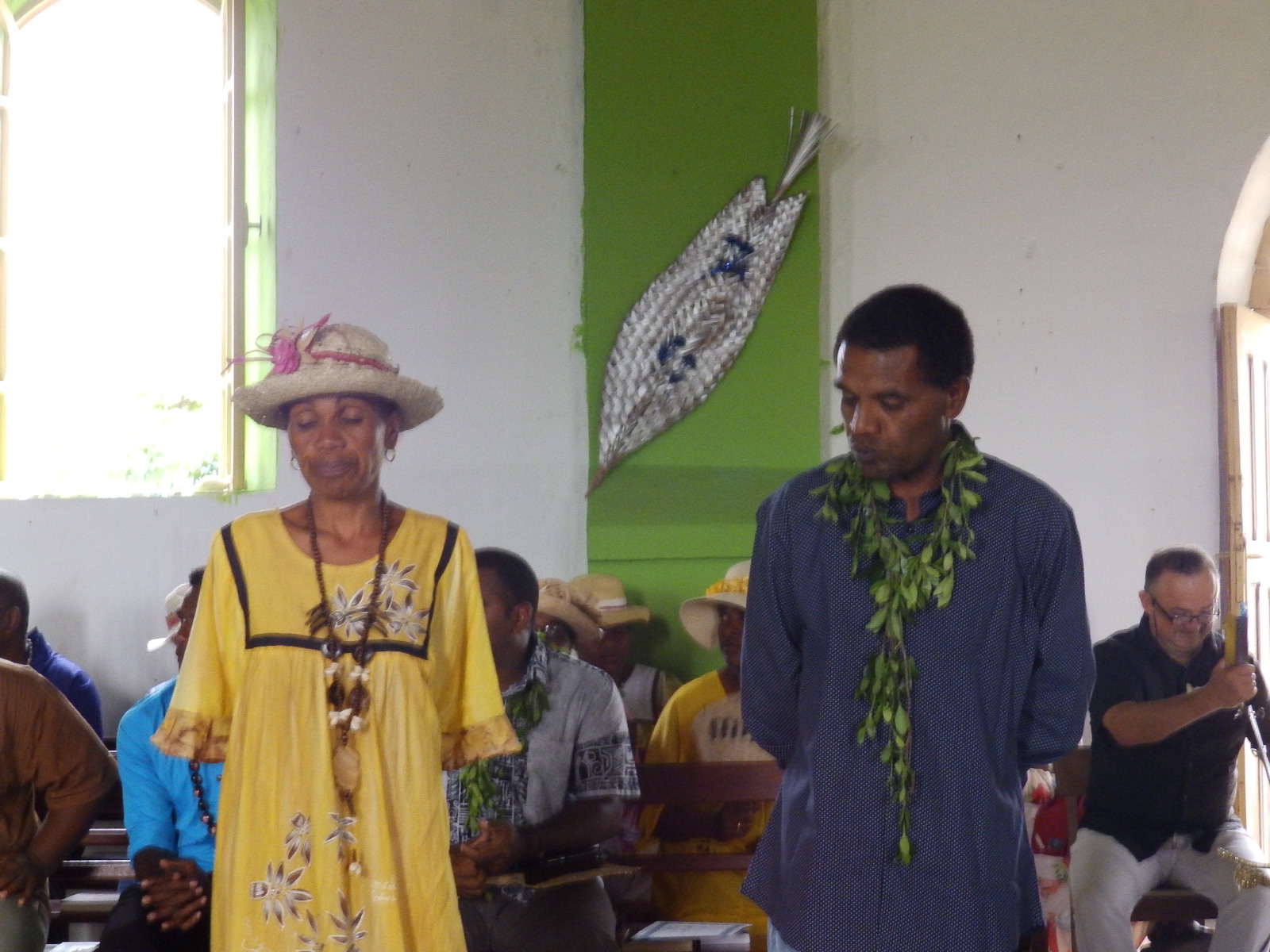 PAWAWI Atrë avec son épouse affectés dans la région de Drehu PAWAWI Atrë avec son épouse affectés dans la région de Drehu