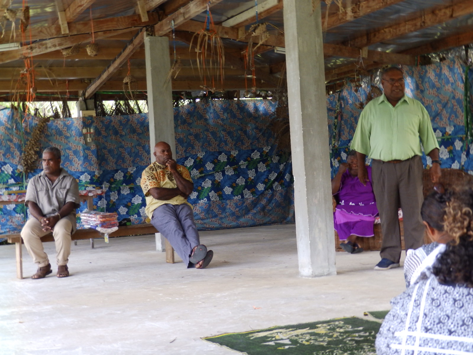 Pasteur SEIKO Wamejo et les diacres de la paroisse de Xépénéhé Pasteur SEIKO Wamejo et les diacres de la paroisse de Xépénéhé