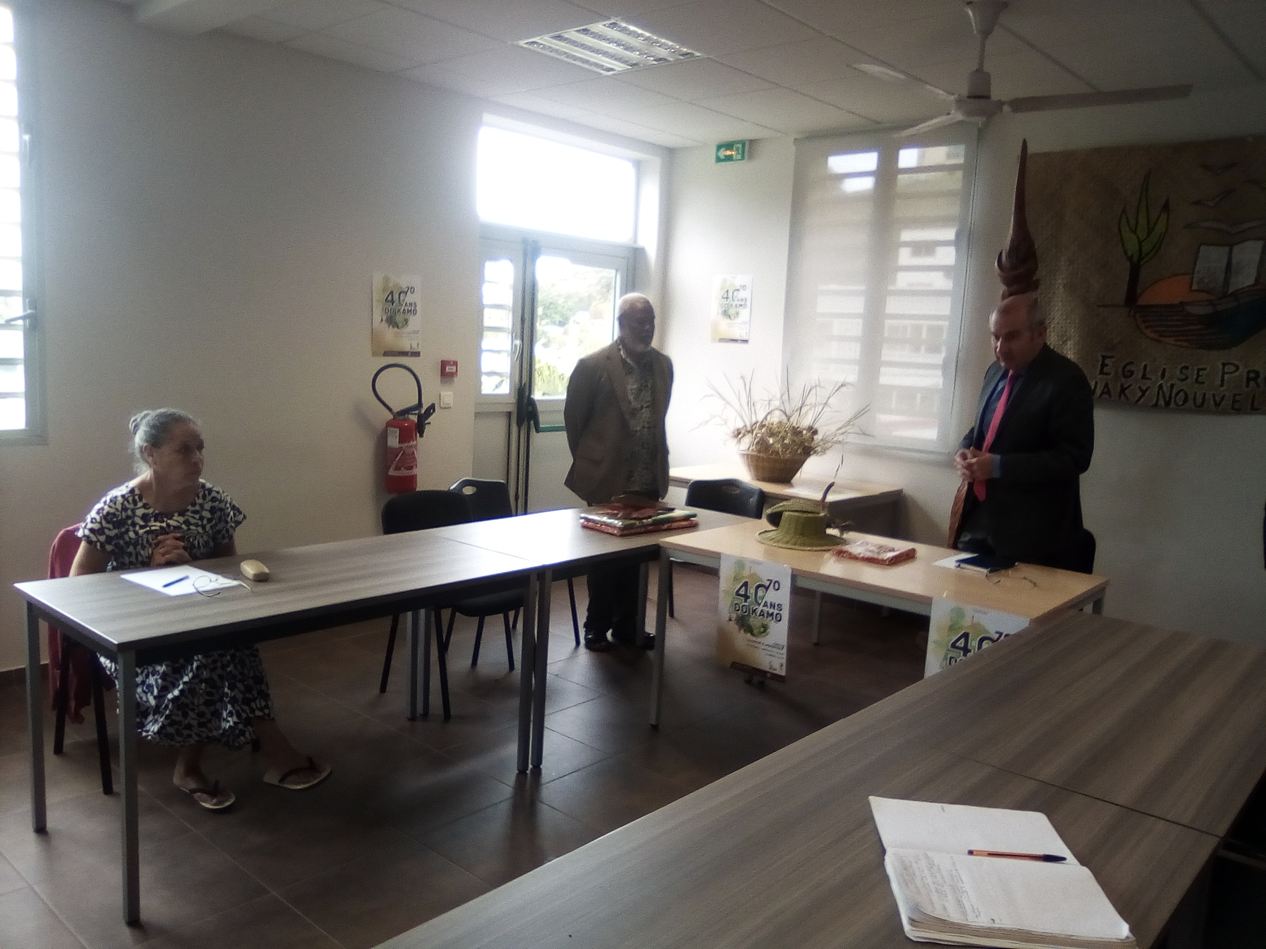 Pasteure KAEMO Marie-Claire, élue lors du dernier synode de Rôh, secrétaire générale de l'EPKNC était présente pour l'accueil du Haussaire Pasteure KAEMO Marie-Claire, élue lors du dernier synode de Rôh, secrétaire générale de l'EPKNC était présente pour l'accueil du Haussaire